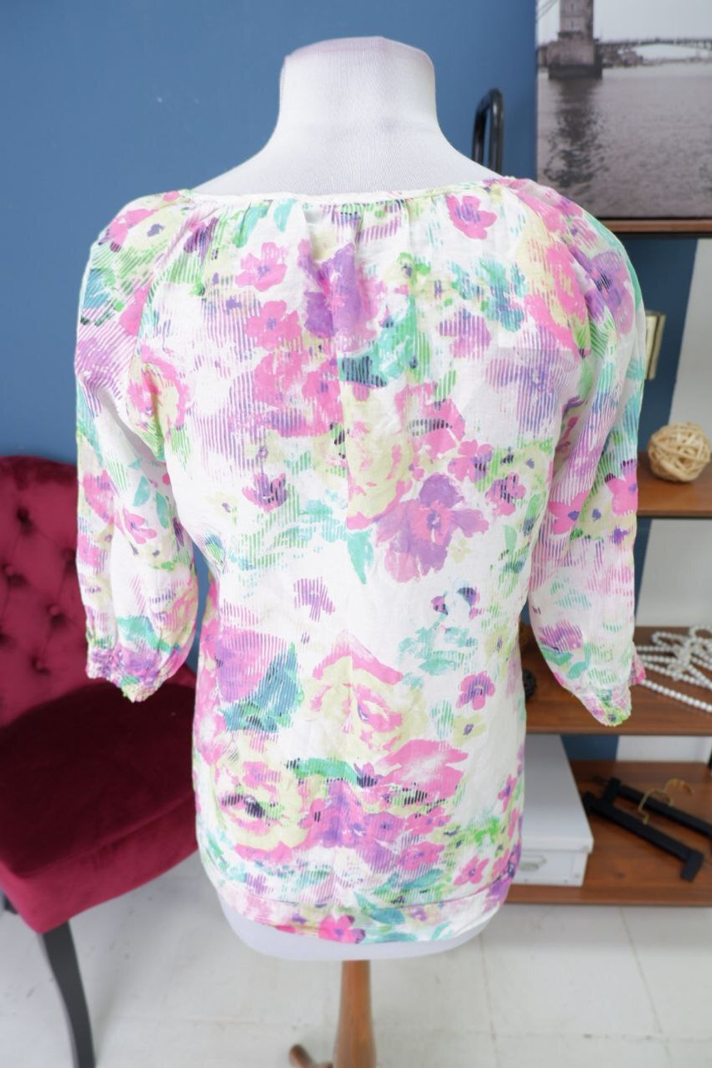 Блузка нежная с цветами 44-46 размер