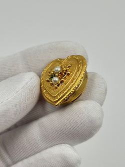Накладка на пуговицу Сердце с кристаллами и «жемчугом»