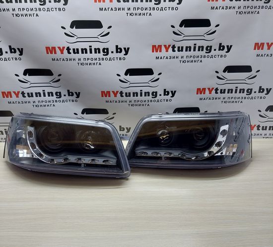Передние фары VW T5 daylight black