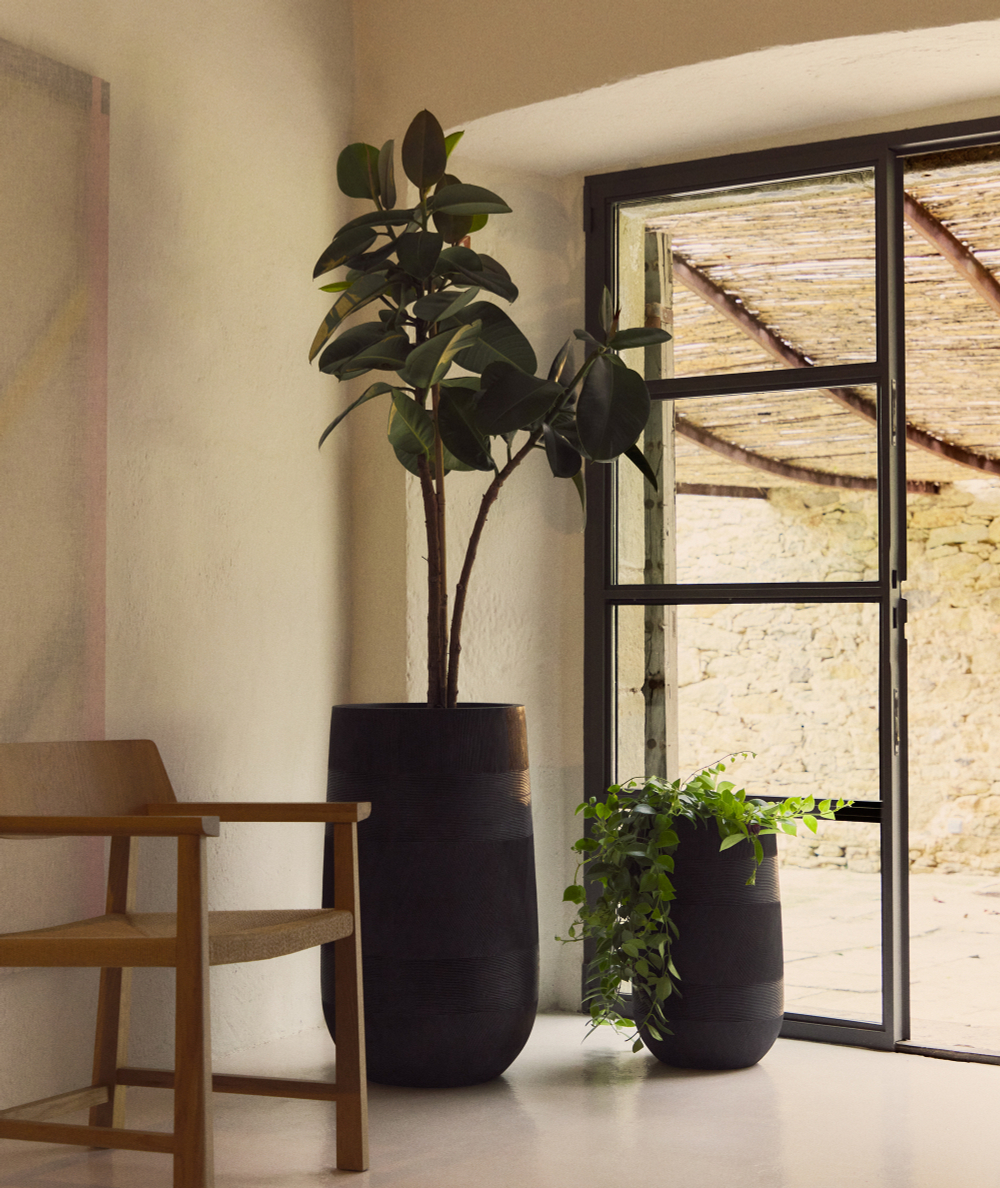 Набор из 2 кашпо Tival из песчаника черного цвета Ø 45 см