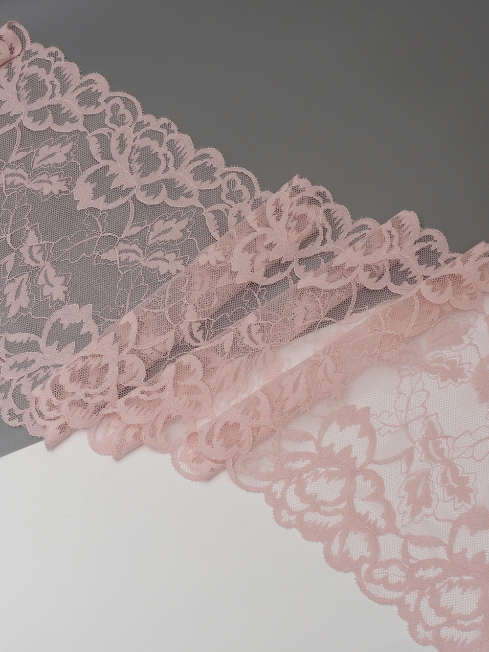 Эластичное кружево пудровое ширина 21,5 см