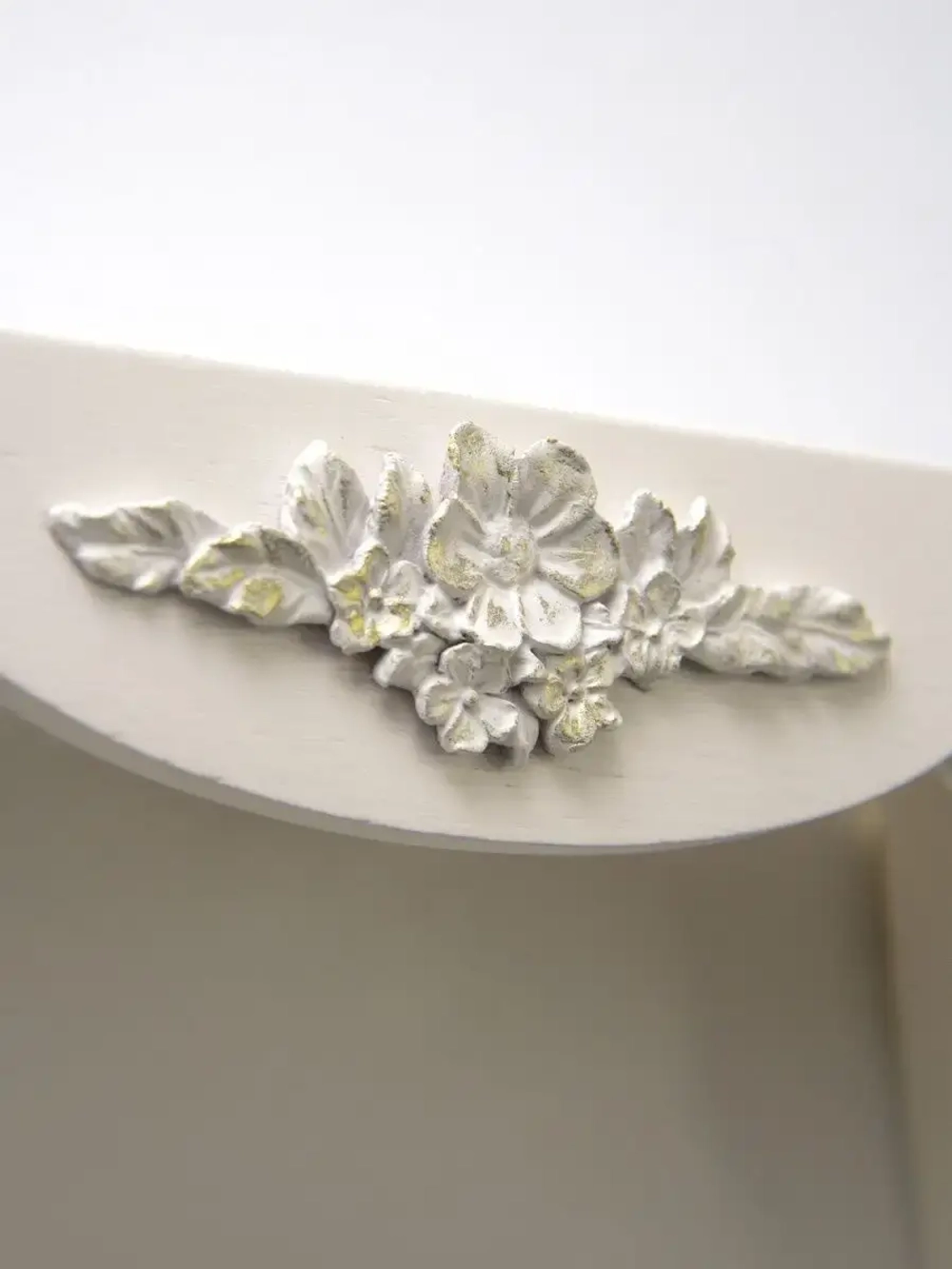 Полка настенная навесная