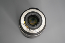 Canon EF-S 18-200mm 3.5-5.6 IS