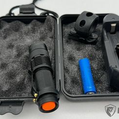 Фонарик тактический для шлема с телескопическим зумом 