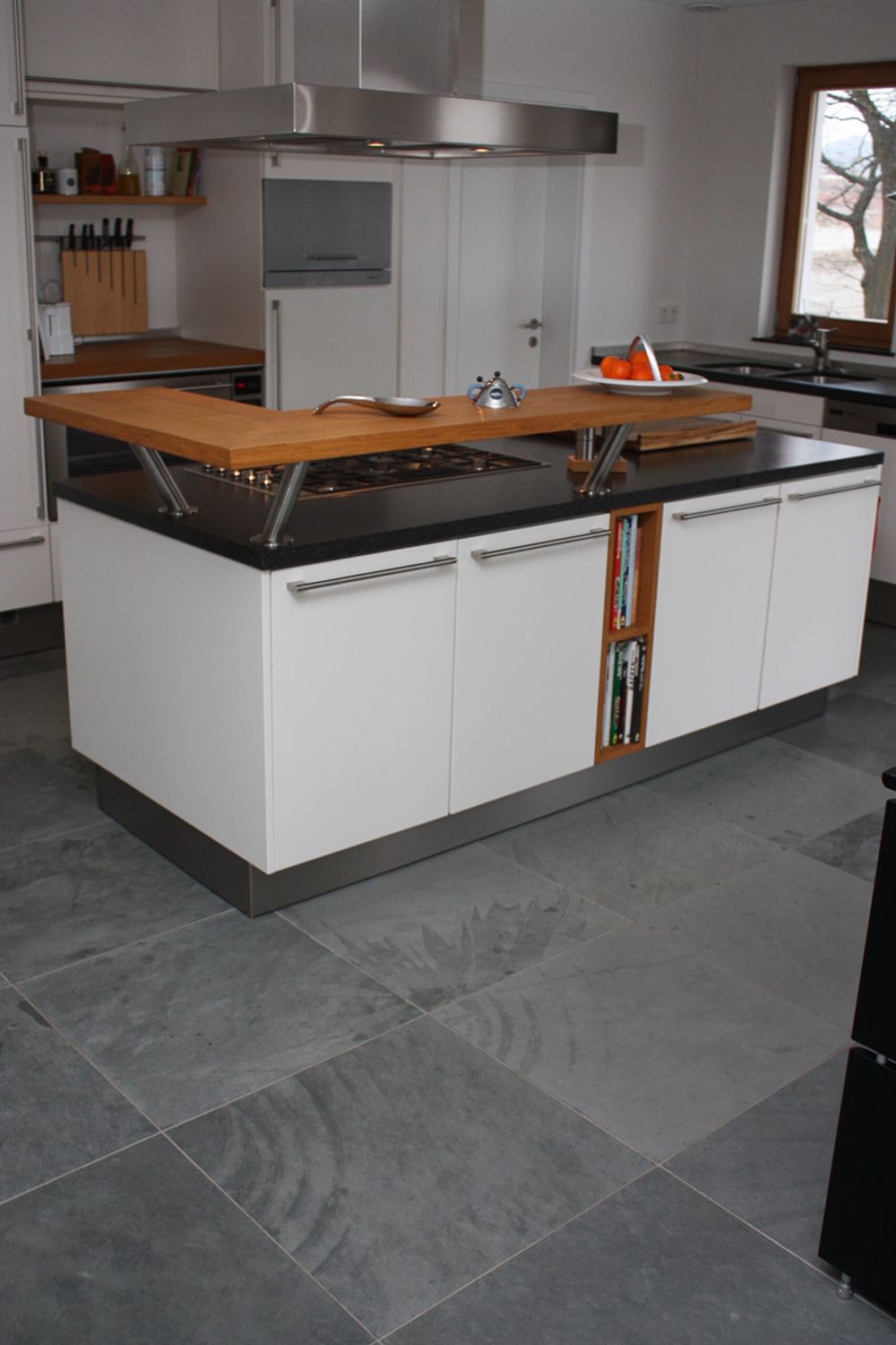 Плитка-сланец черный, натуральный скол Pharaon 600x600x10