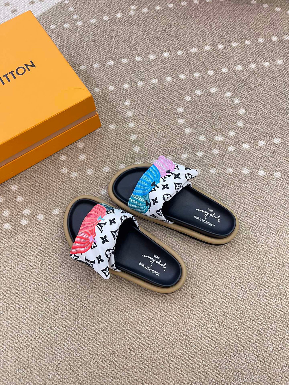 Louis Vuitton Pool Pillow Flat Comfort Mule