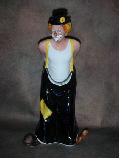 Статуэтка. Фарфор. Клоун с малярной кистью. Royal Doulton. Англия