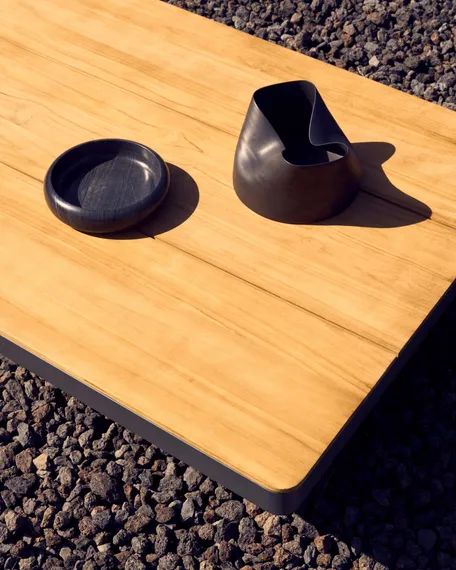 Пятиместный угловой диван и стол Tosqueta из массива тика и алюминия