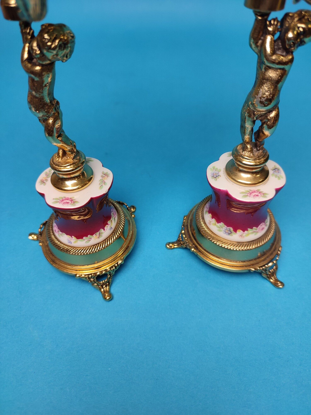 Пара подсвечников