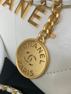 Chanel 22 Mini Handbag 20 cm