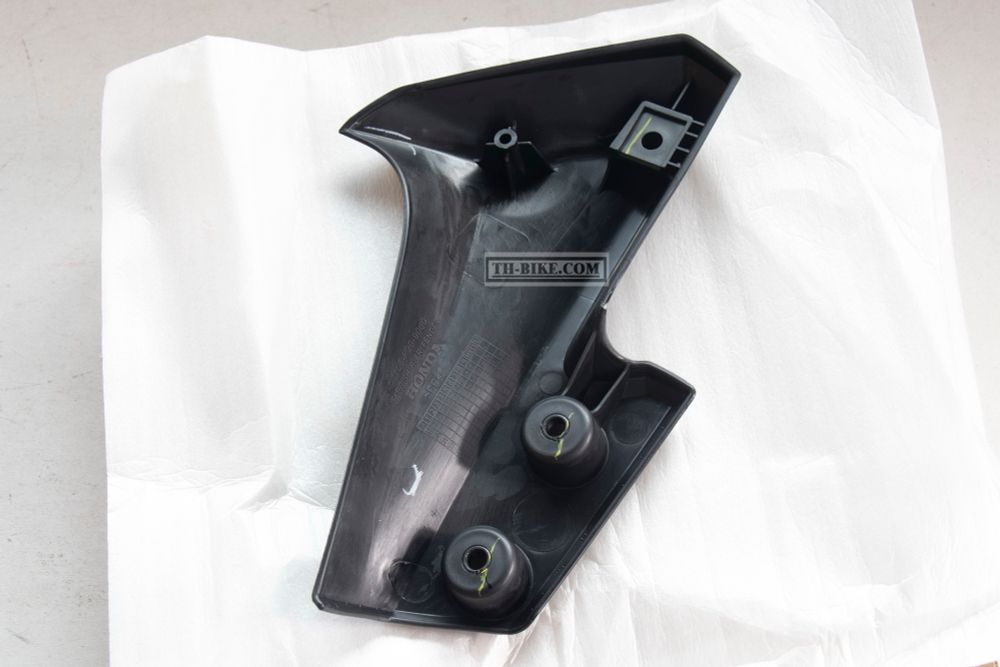 61105-K20-900ZB. GARNISH, R. FR. FENDER *NH1*