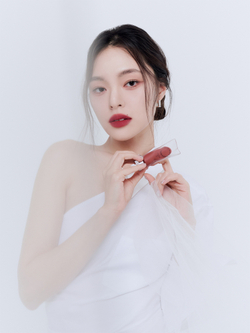 MUZIGAE MANSION Objet Water - Матовая жидкая помада, увлажняющая оттенок 002 Spicy, 5 ml