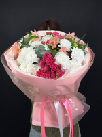 Букет кустовых роз, фльстра и хризантема