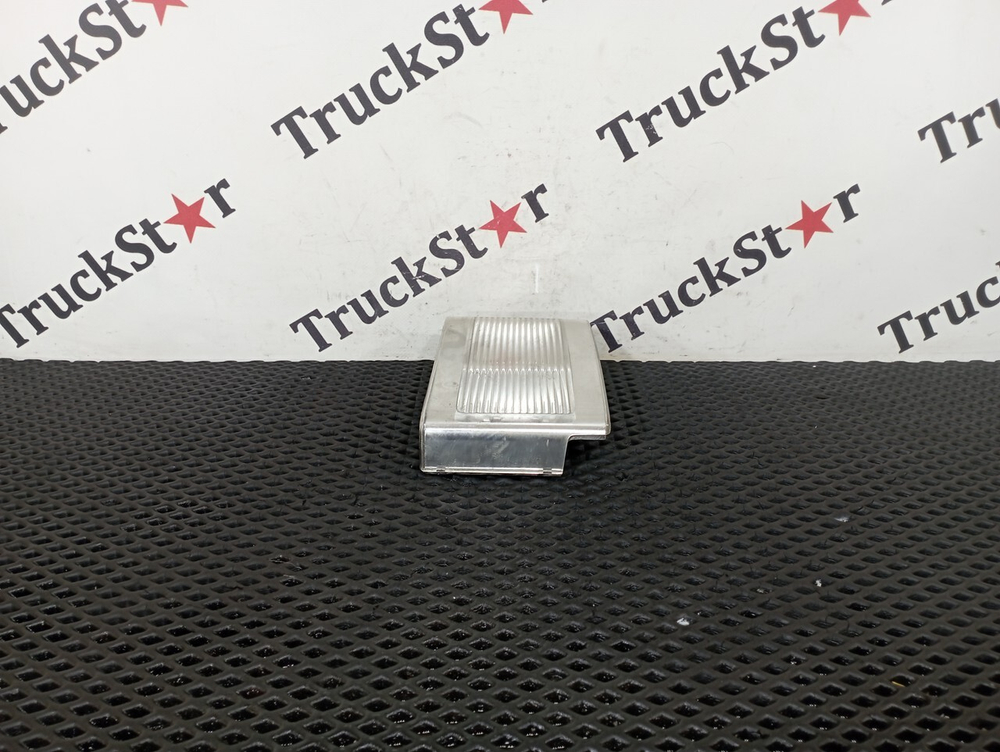 Плафон внутреннего освещения  правый