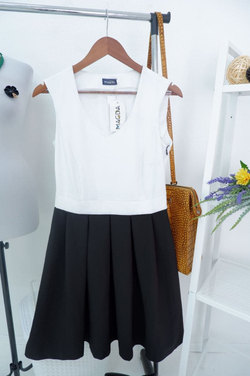 Платье MAGDA чёрно-белое 44 размер, новое