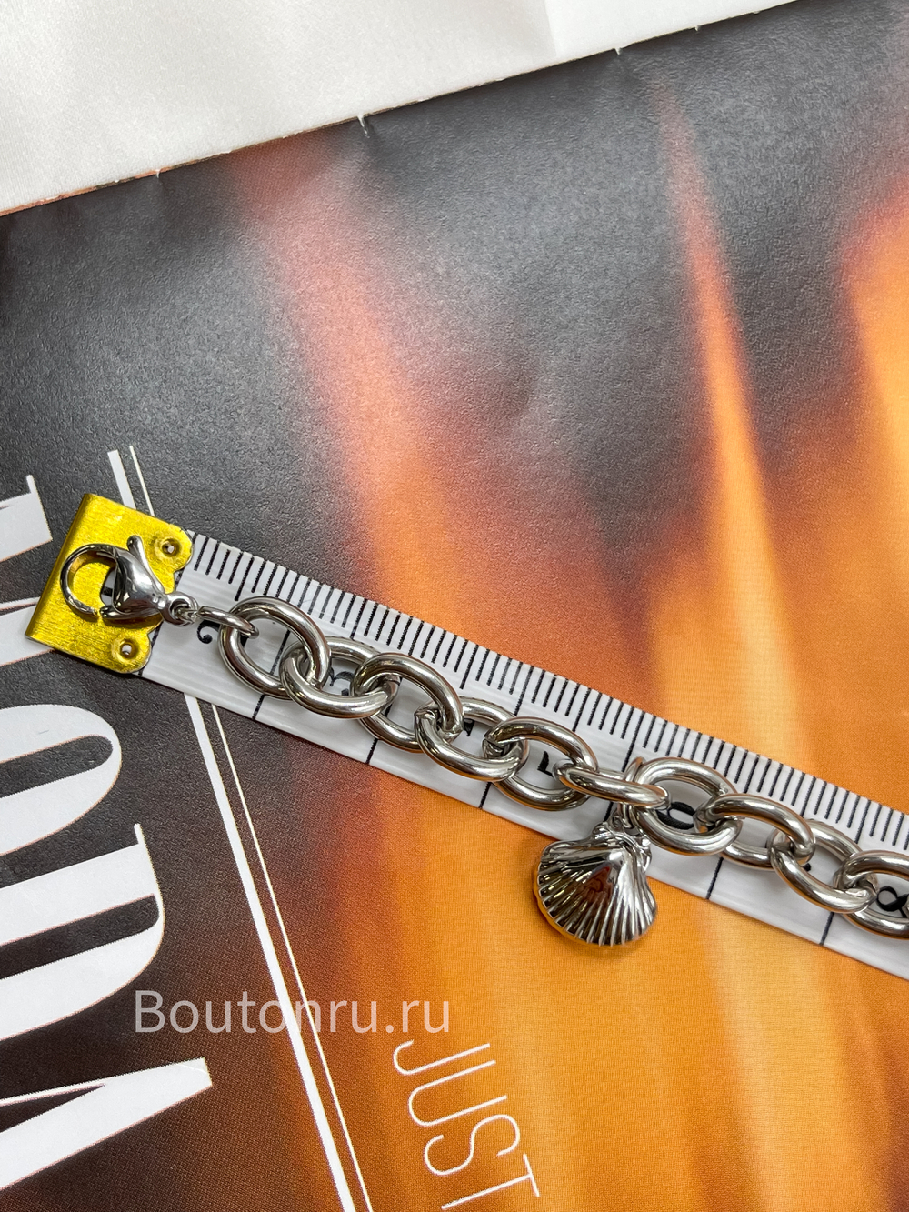 Серебристый браслет с ракушками и морской звездой