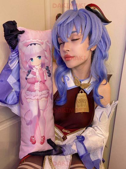 Мини дакимакура Канна Камуи из Дракон-горничная госпожи Кобаяши арт. M0408, 60х20 см