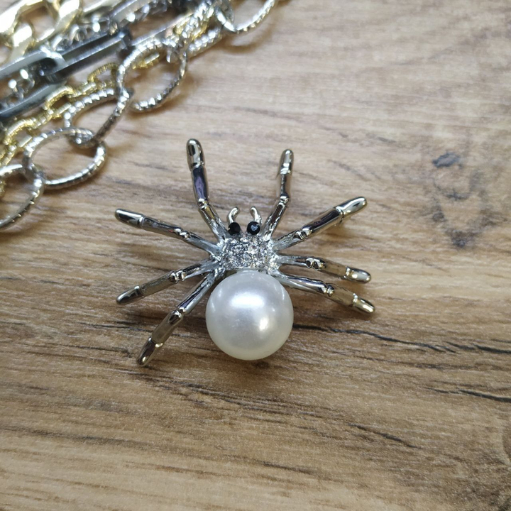 Брошь Паук с жемчужинкой со стразами металл серебристый