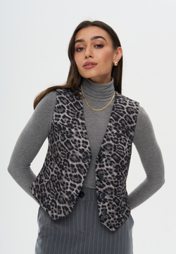 Жилет приталенный