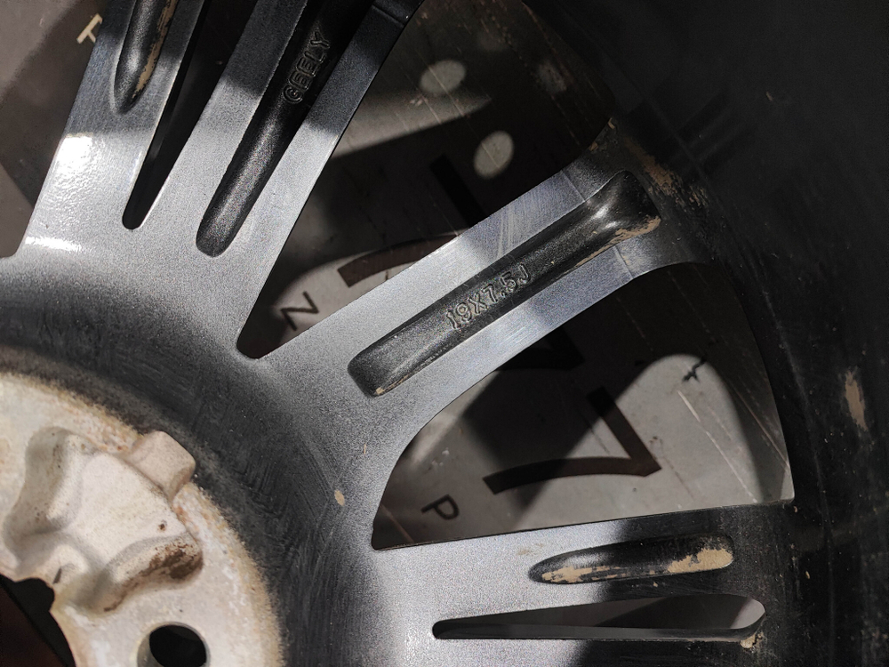 Диск колесный литой R19 Geely Tugella 19-нв Б/У Оригинал 4024035700