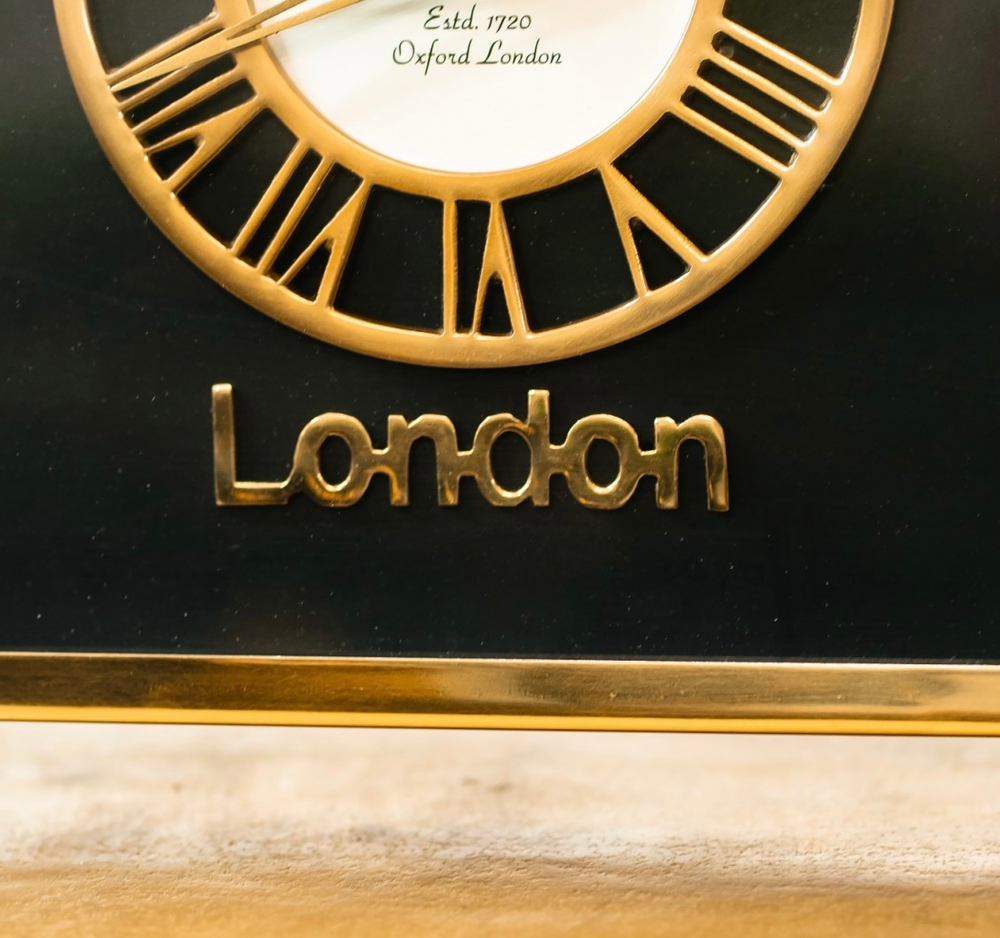 Часы Мир тремя циферблатами 59 см