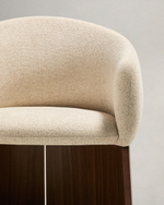 Стул Bosca из бежевого шенилла и орехового шпона