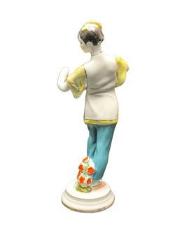 Фарфоровая статуэтка "Танцующая китаянка" (ДФЗ)