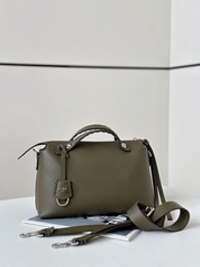 Fendi By The Way Selleria Medium 29 cm