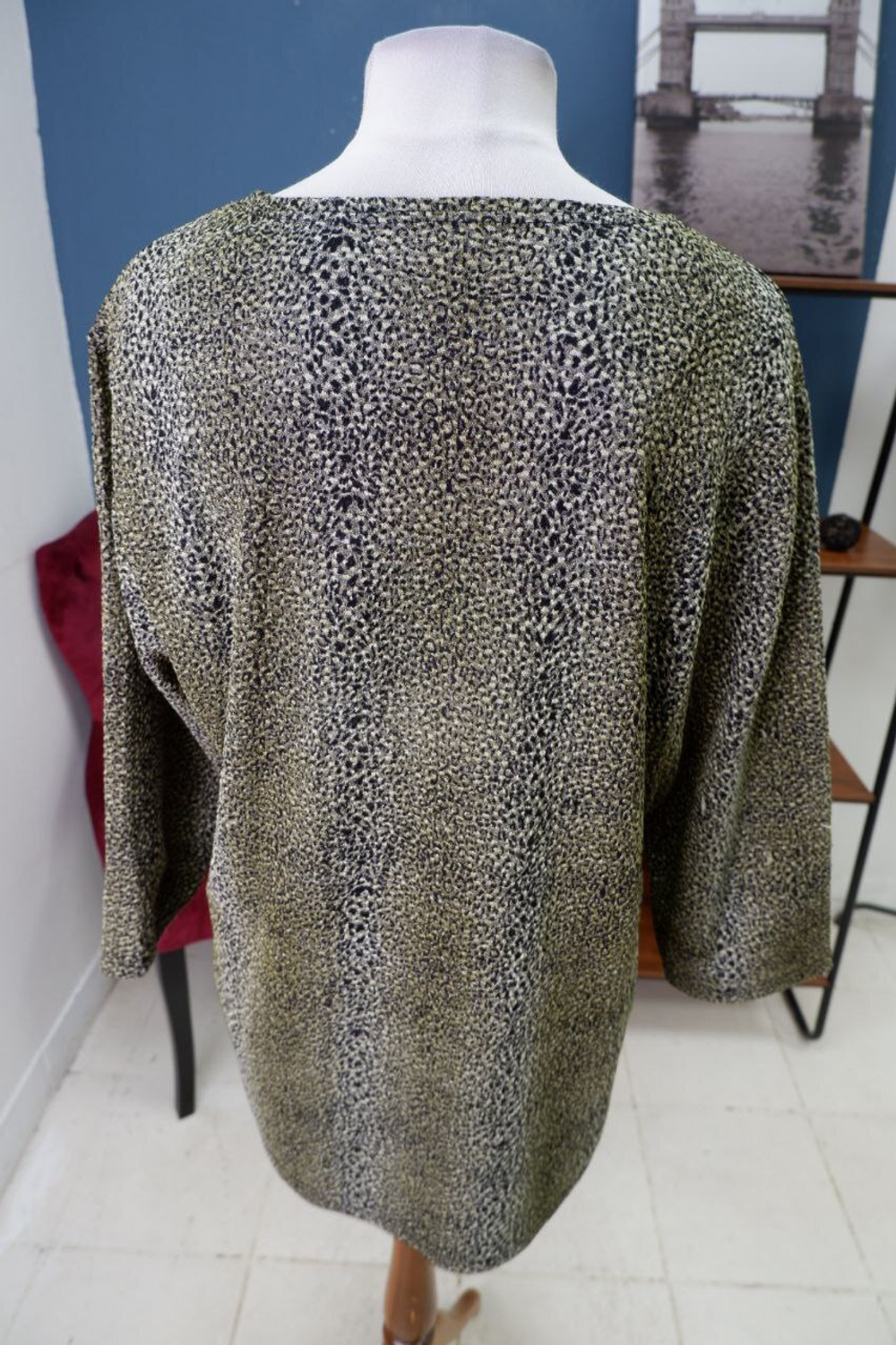 Блузка с анималистичным принтом 48 размер