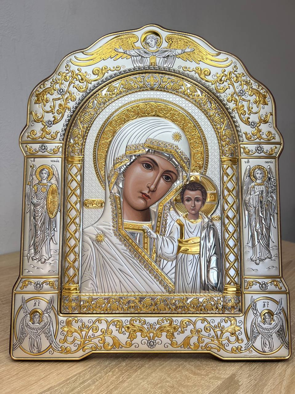 Казанская БМ, икона арочная с рамкой, красное дерево 266х335