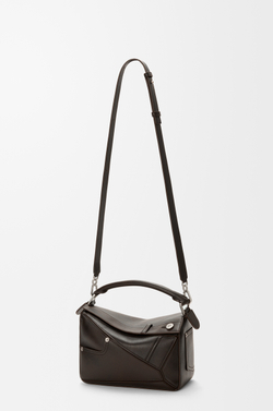 Loewe Маленькая сумка Panta Puzzle из блестящей телячьей кожи, темно-коричневый
