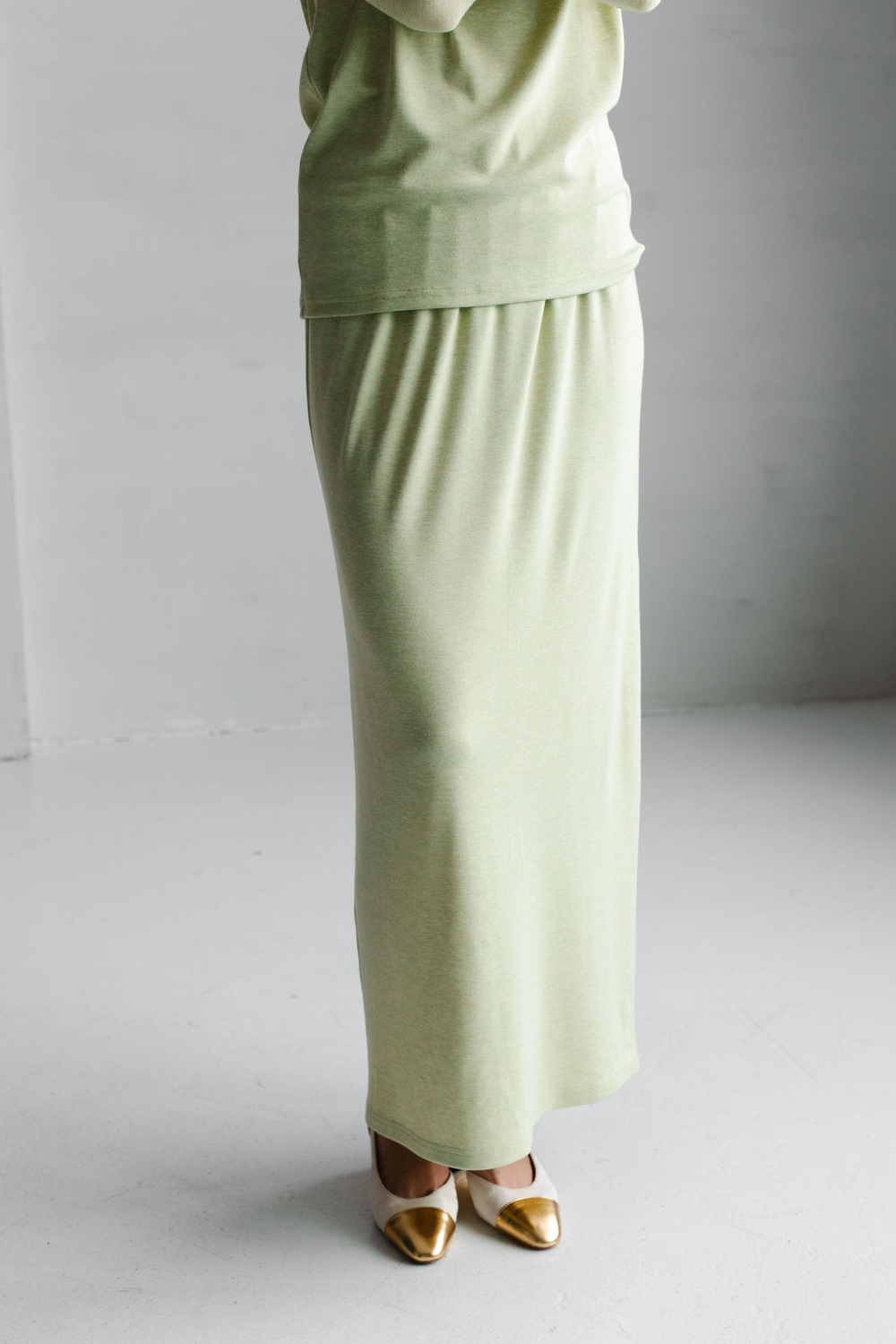 Юбка из трикотажа на резинке фисташковая