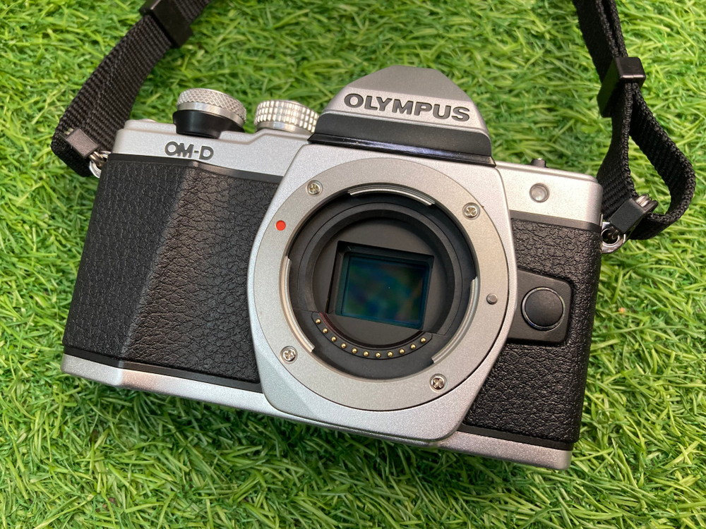 Olympus OM-D E-M10 Mark II Kit 14-42mm EZ