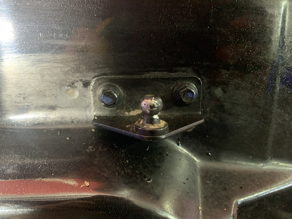 Крышка инструментального ящика левого 2024г