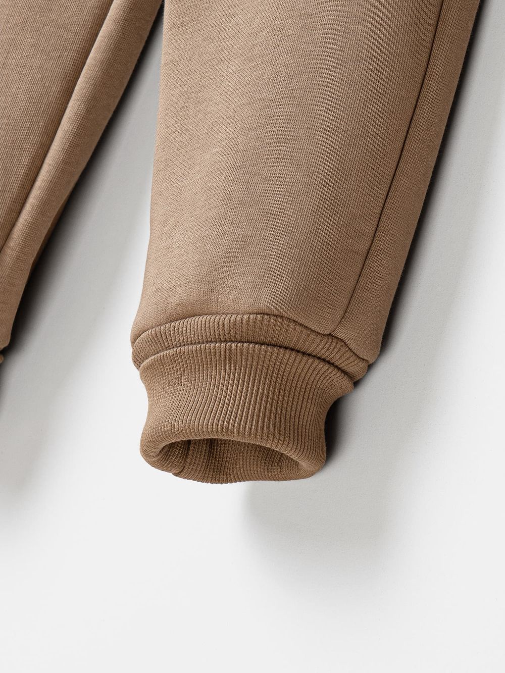 Джоггеры с карманами "Какао" утепленные