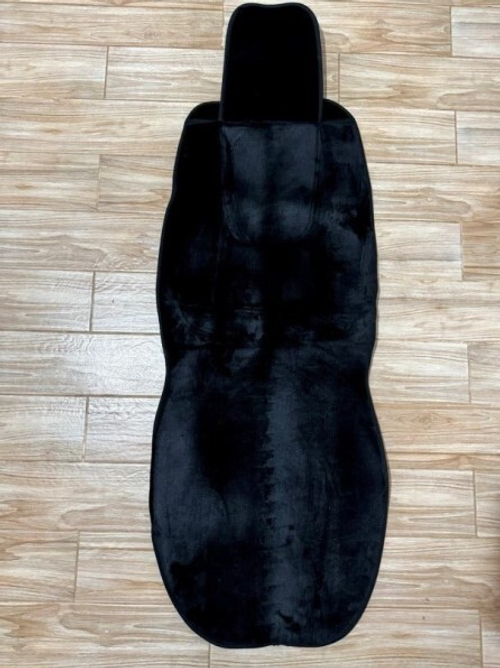 Накидка на сиденье меховая искусст. (черная) перед. с антискользящим покрытием (с подголовником) (KPR)