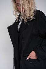 Легкий двубортный тренч oversize