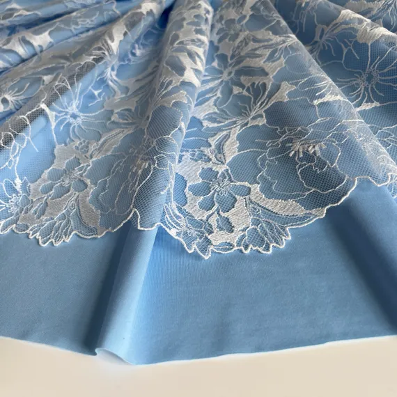 Вышивка на сетке белая 25 см