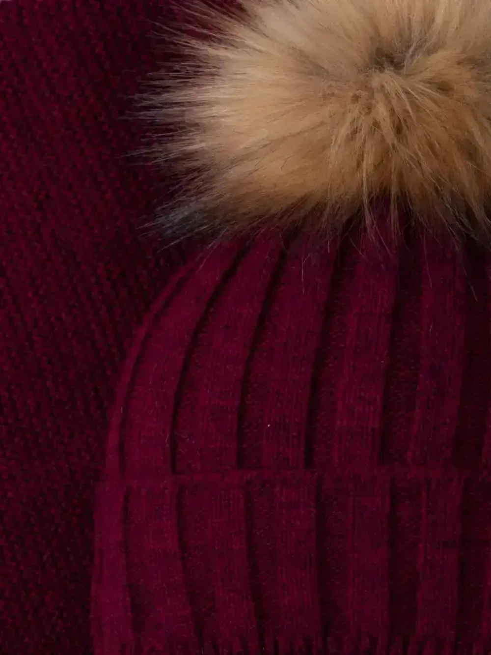 Шапка зимняя для девочки и снуд вязаные