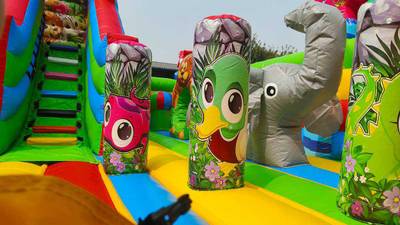 Надувной батут «Звериный мир» с горкой и аркой,с сеткой на входе 7*5*4,2 м