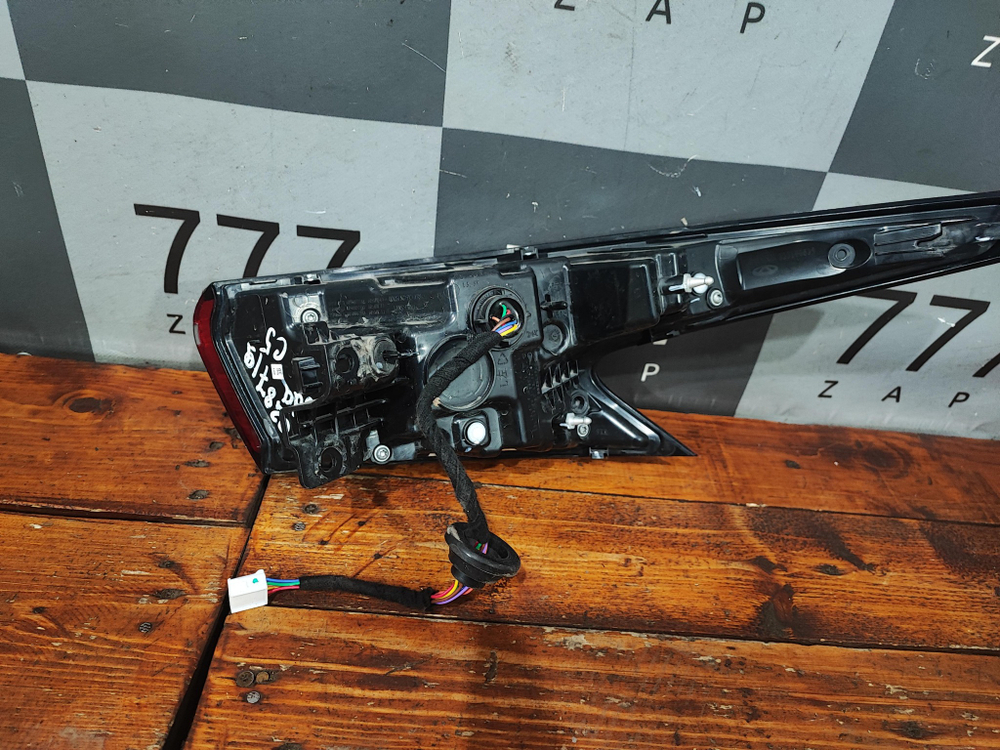 Фонарь задний левый внешний Omoda C5 22-нв Б/У Оригинал 605000621AA