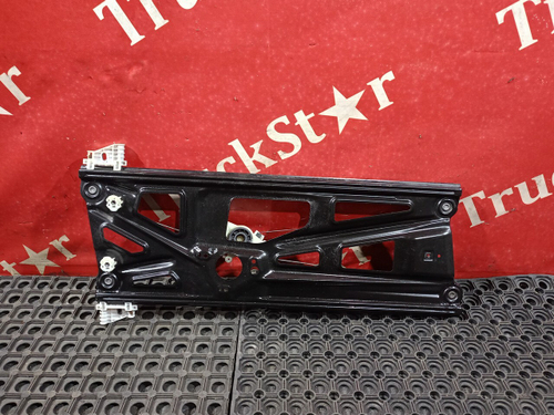 Стеклоподъемник правый 2018г