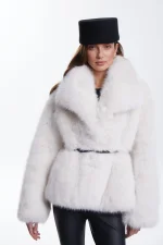 Шуба из искуственного меха, Белый