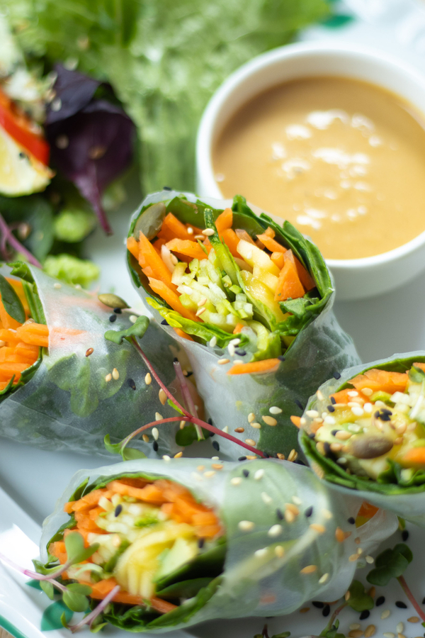 СПРИНГ-РОЛЛЫ С МАНГО И АВОКАДО