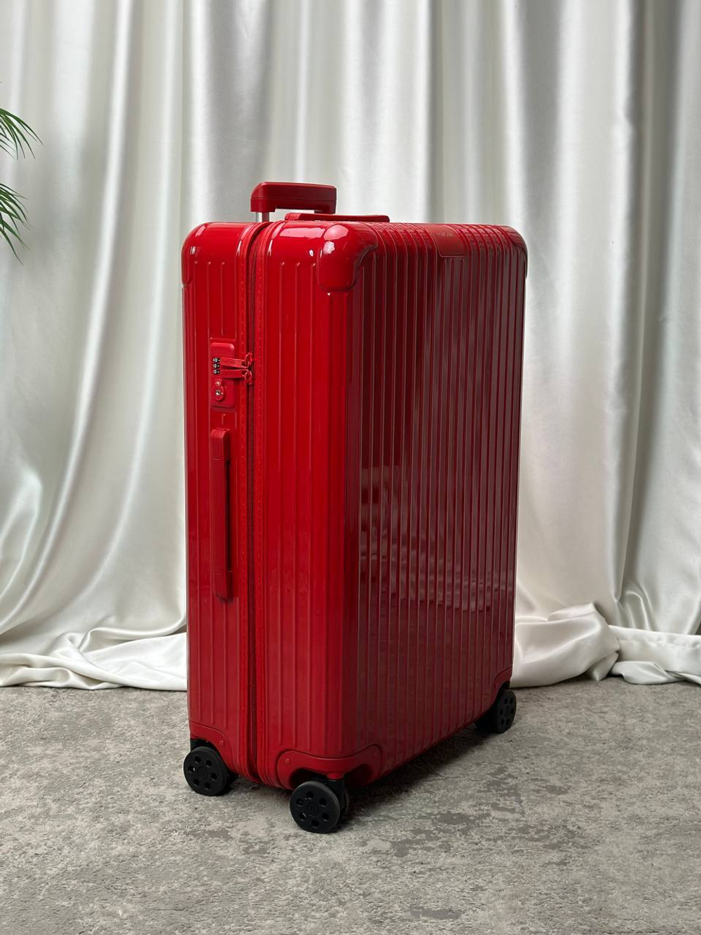 Чемодан Rimowa M