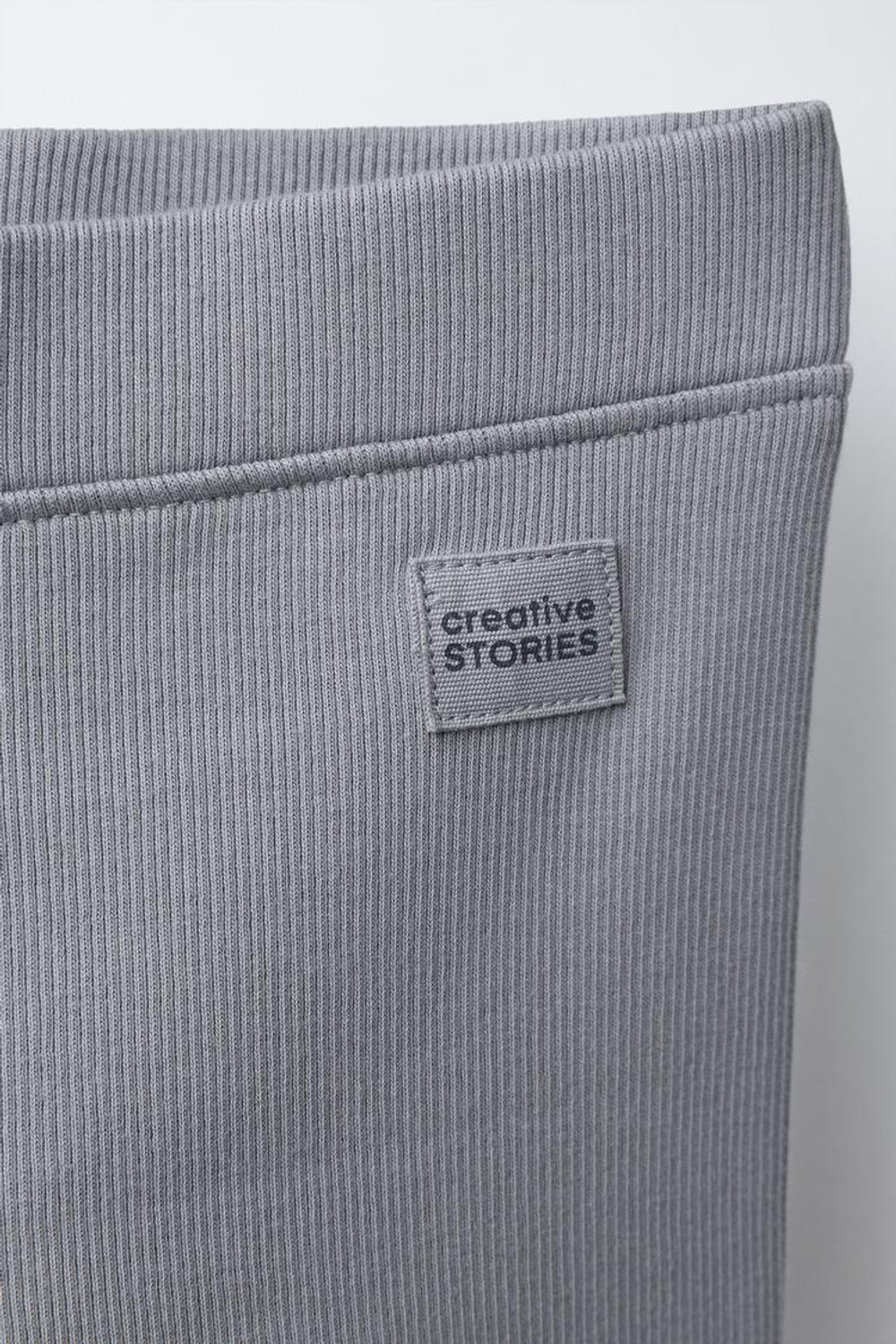 ZARA ЛЕГИНСЫ В РУБЧИК С НАШИВКОЙ, СЕРЫЙ