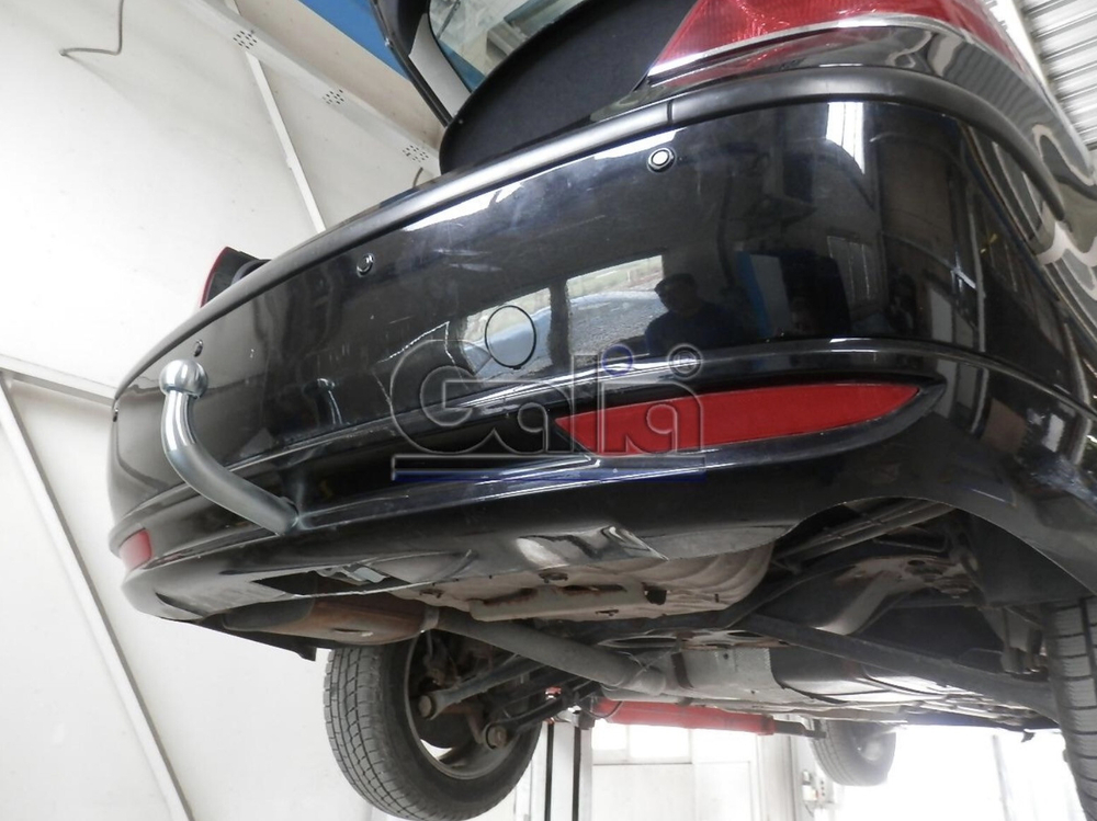 Фаркоп оцинкованный Galia F097C для Ford Mondeo седан/хетчбек 2000-2006(паспорт и сертификат в комплекте)(без электрики)