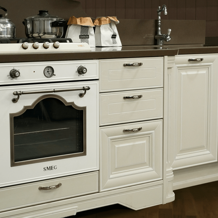 Комплект кухонной мебели с островом Pantheon, цвет белый, комплект бытовой техники включает в себя встраиваемую вытяжку, смеситель, духовой шкаф и варочную поверхность, 49450/2