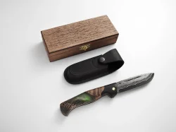 Складной нож "Таежник", ламинированная сталь, рукоять черный граб/орех/зеленый акрил