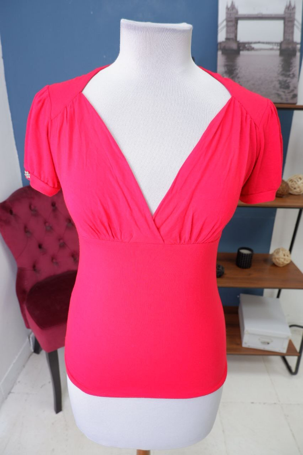 Футболка OGGI красивая 38 размер